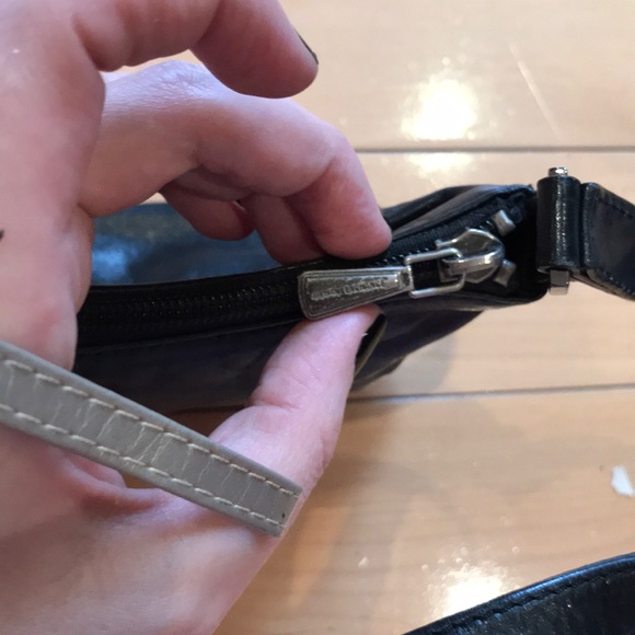 Armani leather bag - Picture 3 of 8